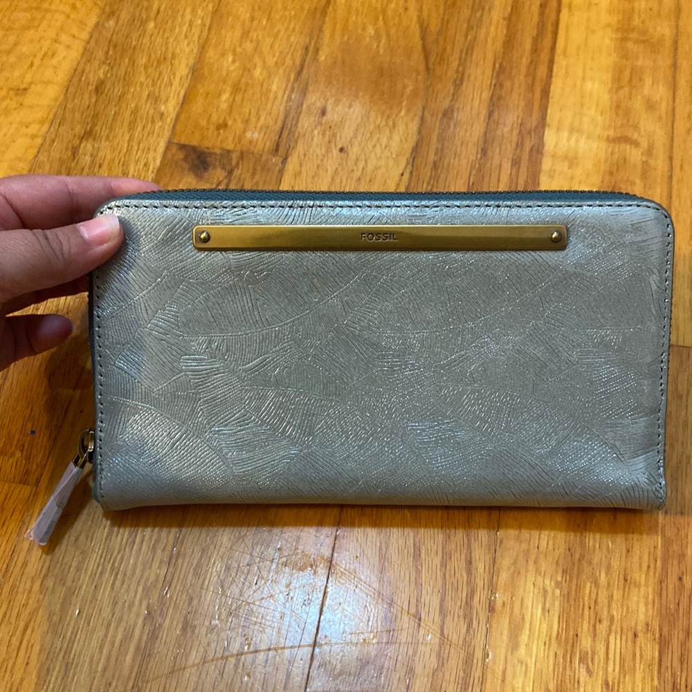 Fossil Liza Zip Clutch NWT